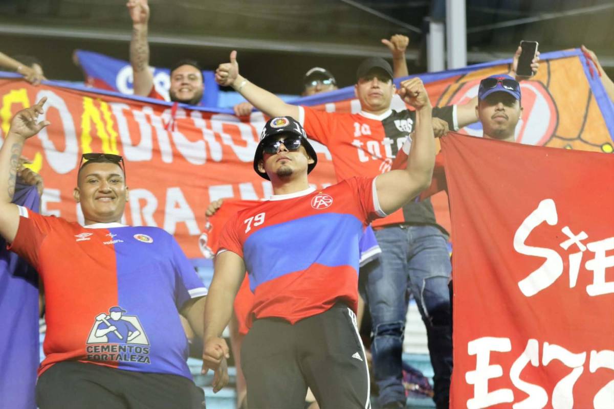 Motagua celebra, exOlimpia presente y las lindas chicas que enamoraron en el Nacional