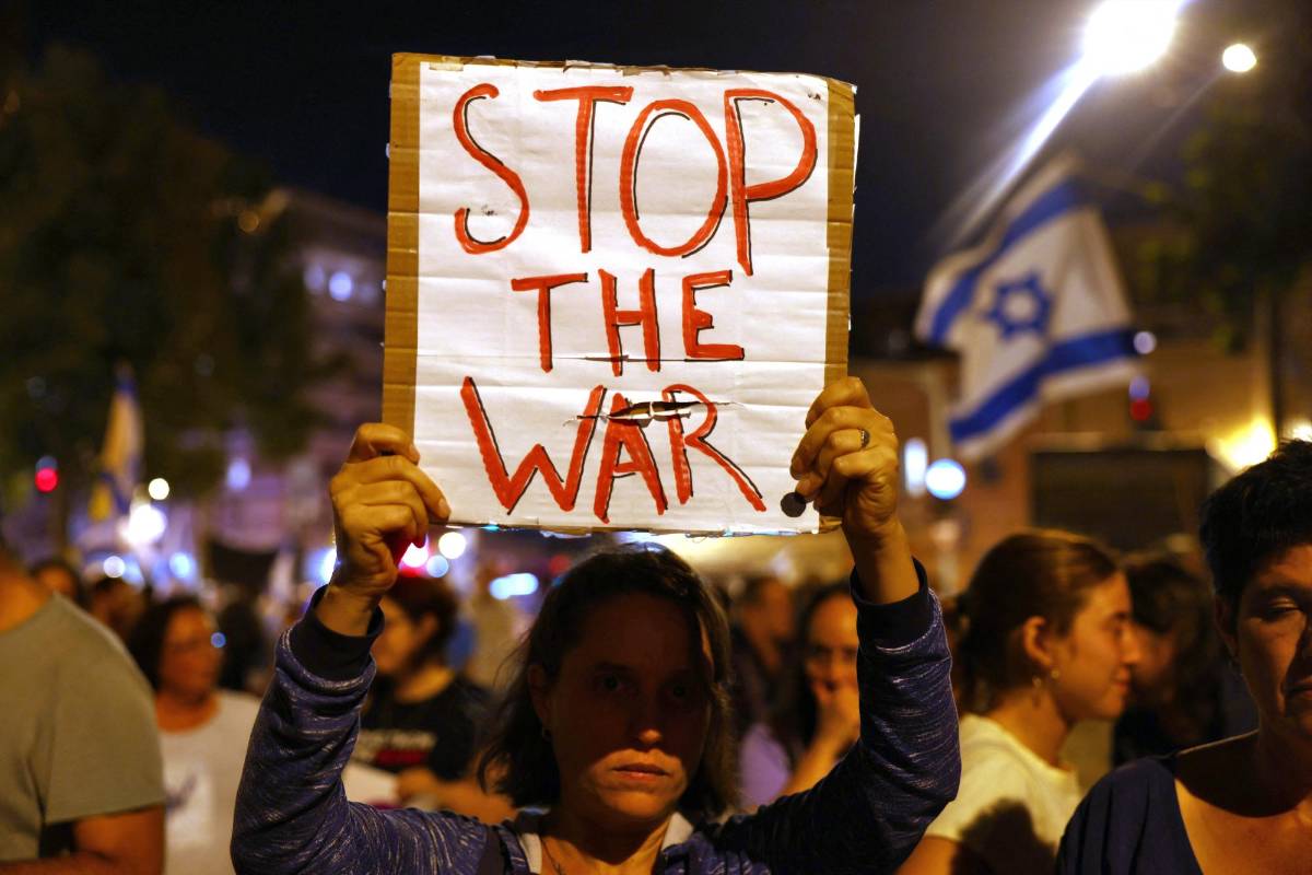 Más de 90 muertos en bombardeo israelí de una escuela en Gaza