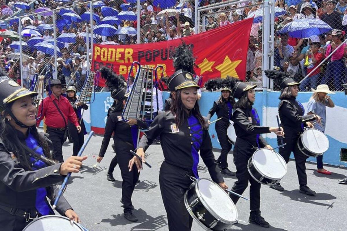 Libre convoca militancia al estadio durante desfiles patrios