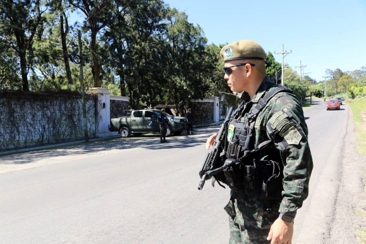 Blindada con resguardo militar permanece la casa del presidente electo Nasry Asfura