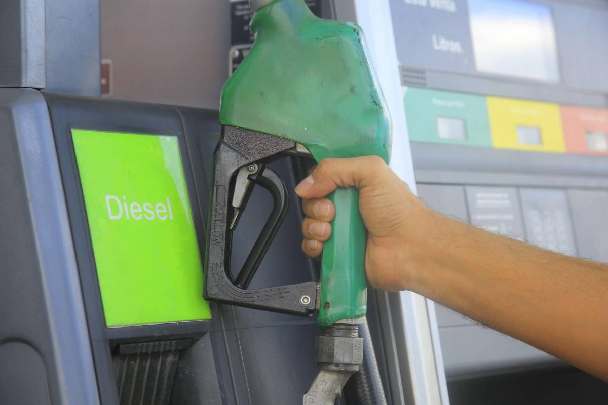 Diésel, camino a ser el combustible más caro
