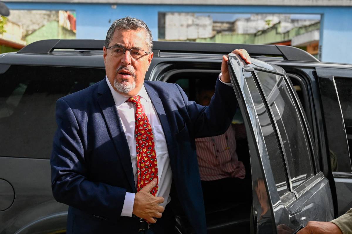 Un juez de Guatemala inhabilita a partido de candidato presidencial que disputa balotaje