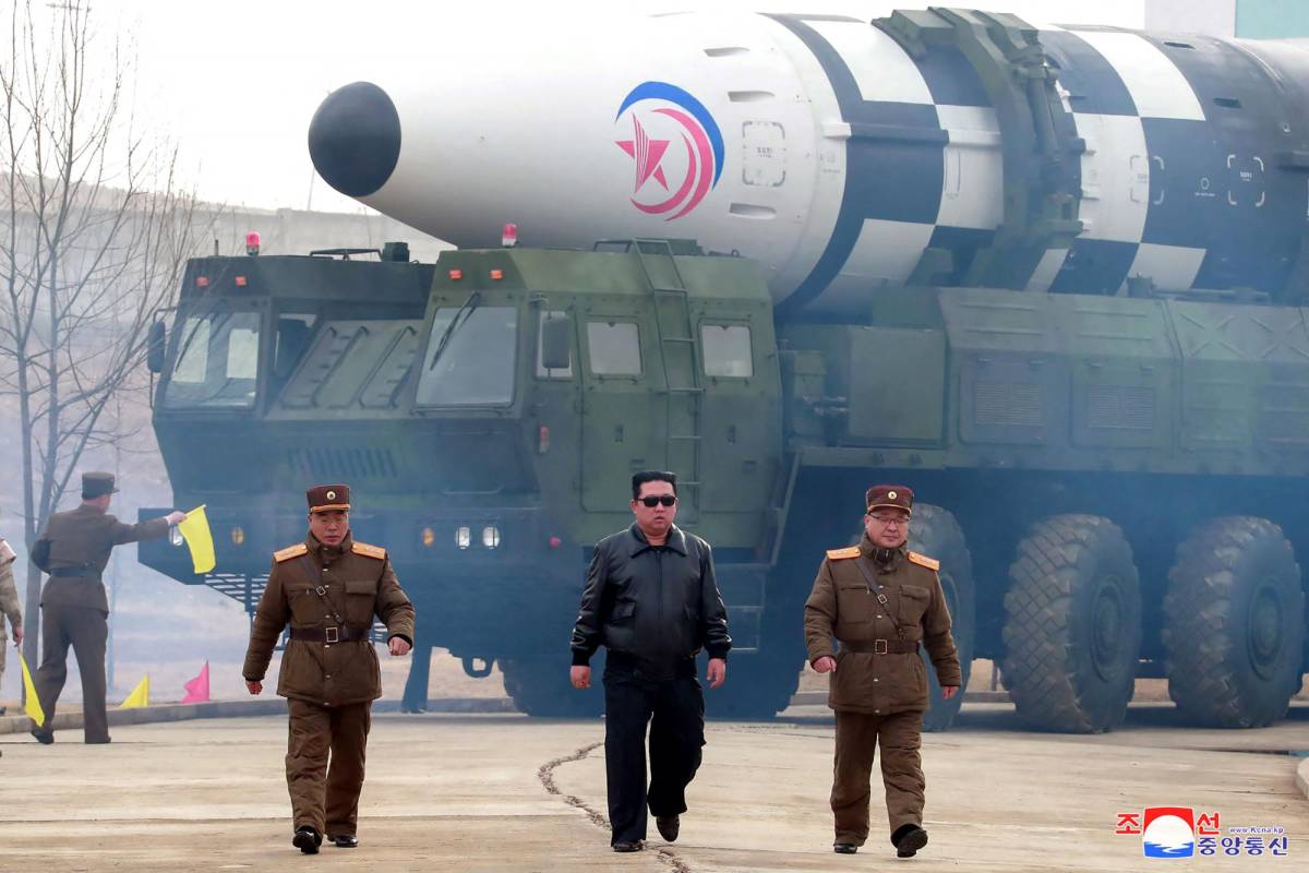 De película: El video con el que Kim Jong Un muestra al mundo el lanzamiento de su nuevo misil