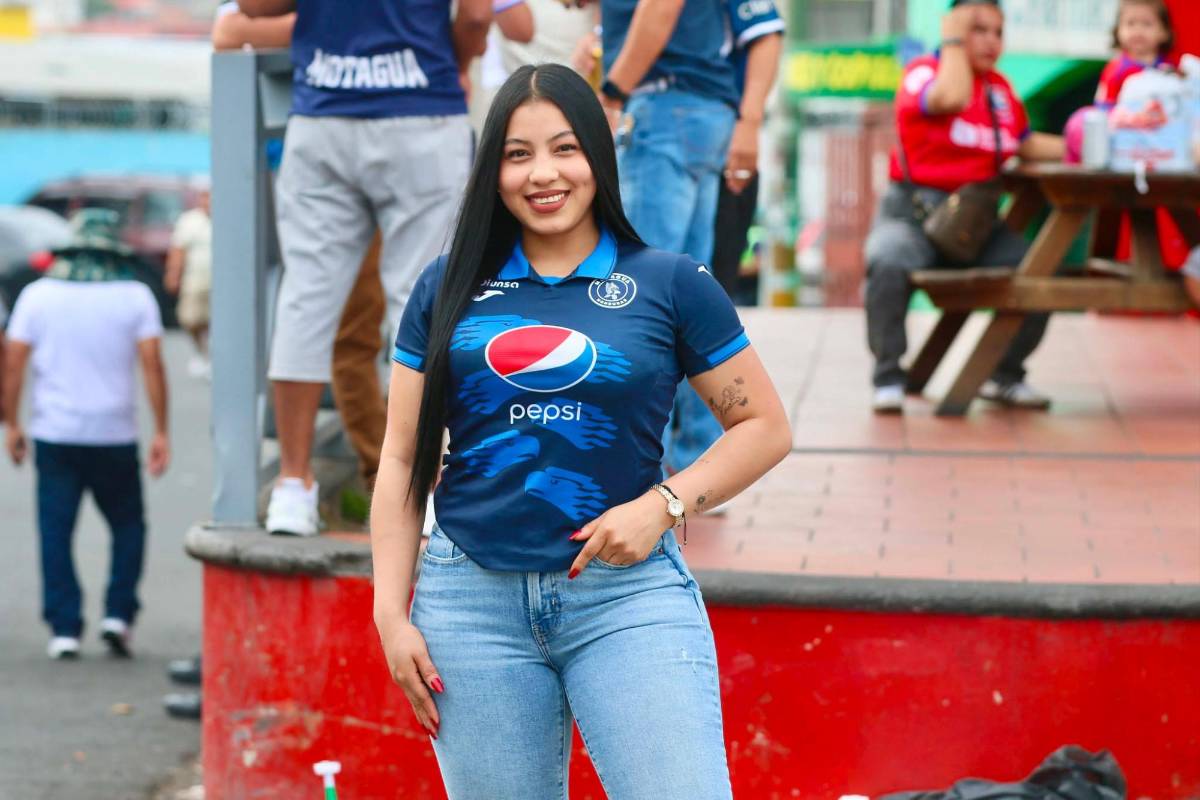 Olimpia-Motagua: Exgoleador aparece como Policía, susto y chica del 911 cautiva