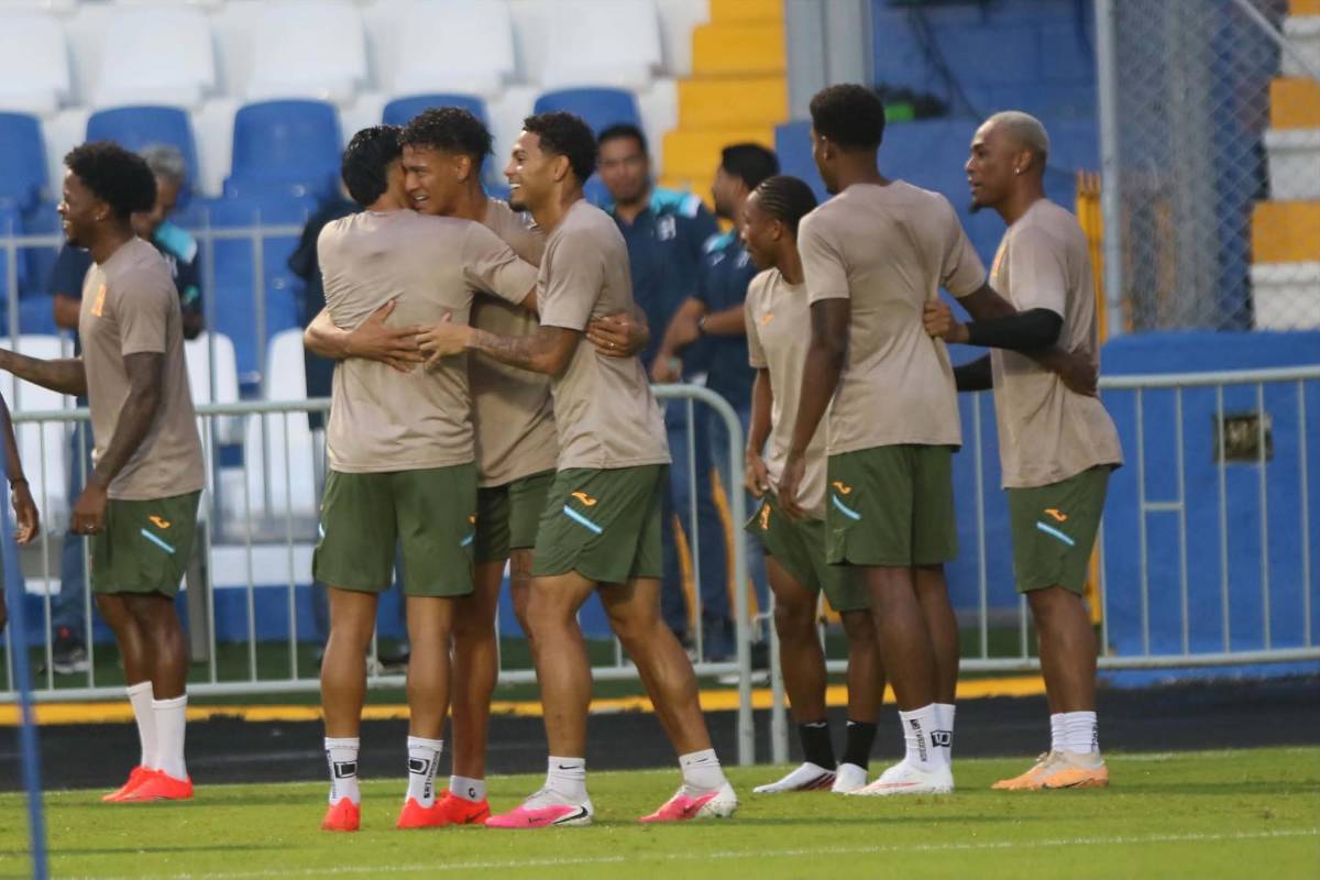 Honduras con visita especial y la triste foto de Edwin en último entrenamiento