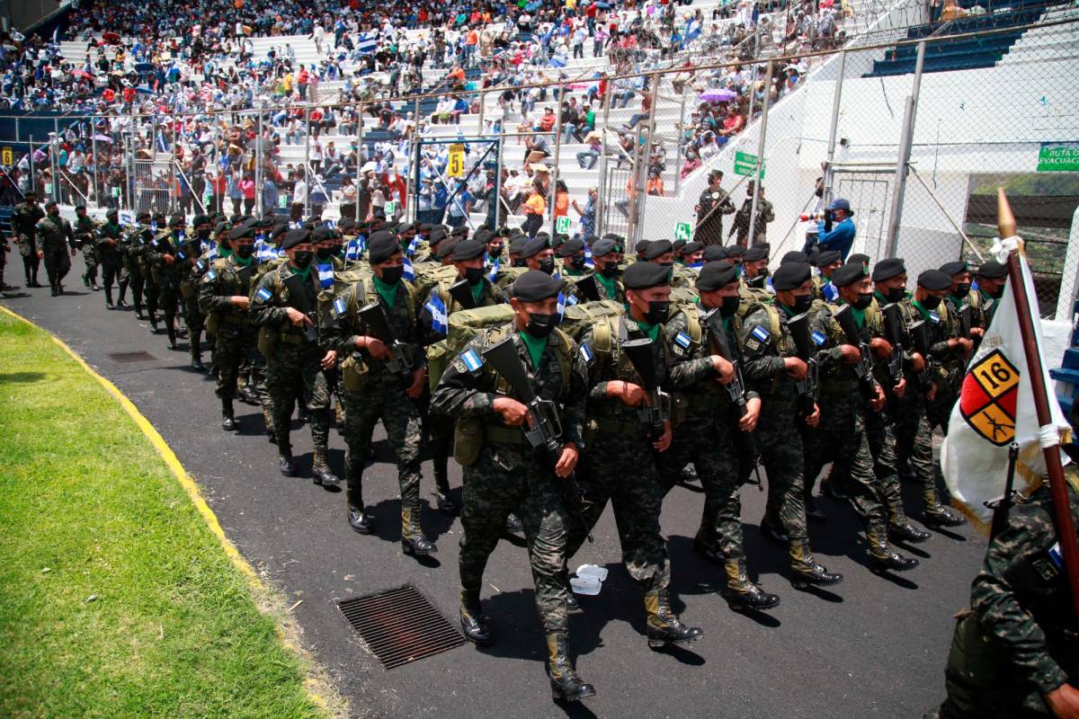 Civismo y cultura marcan la celebración del Bicentenario de independencia