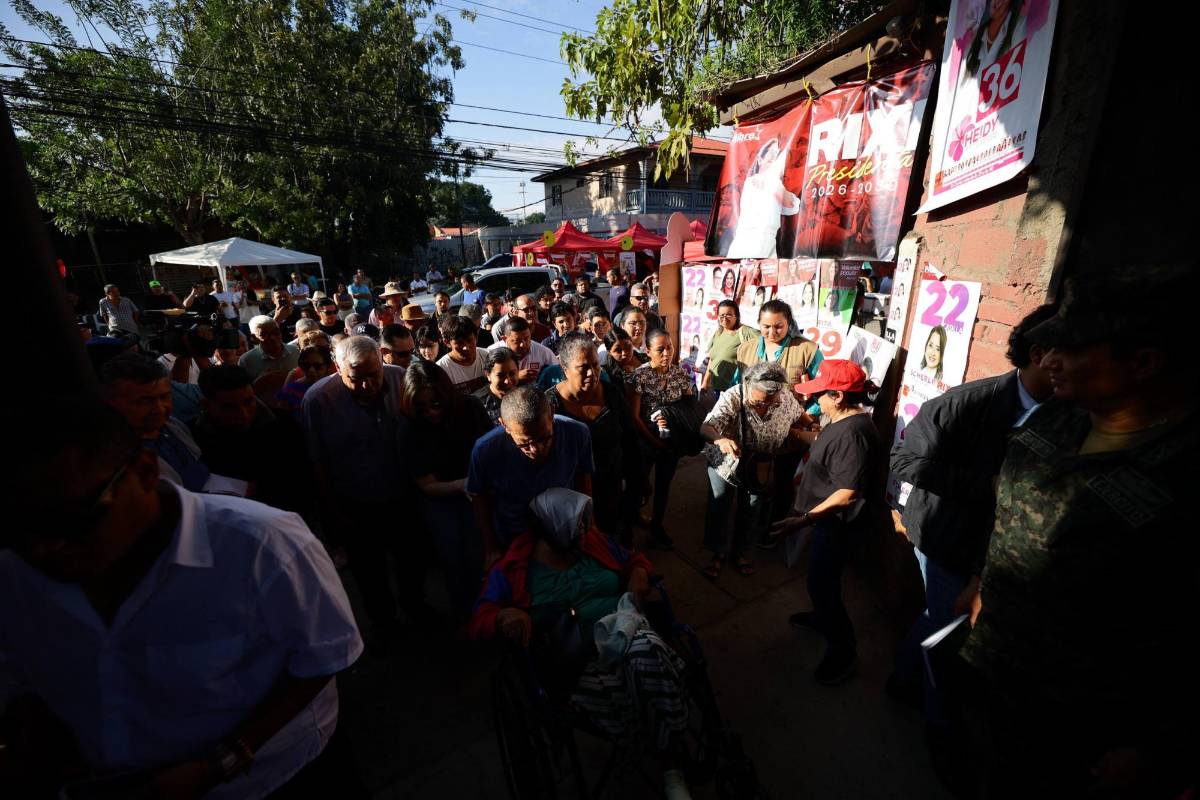Elecciones Honduras 2025: largas filas, retrasos y afluencia de personas