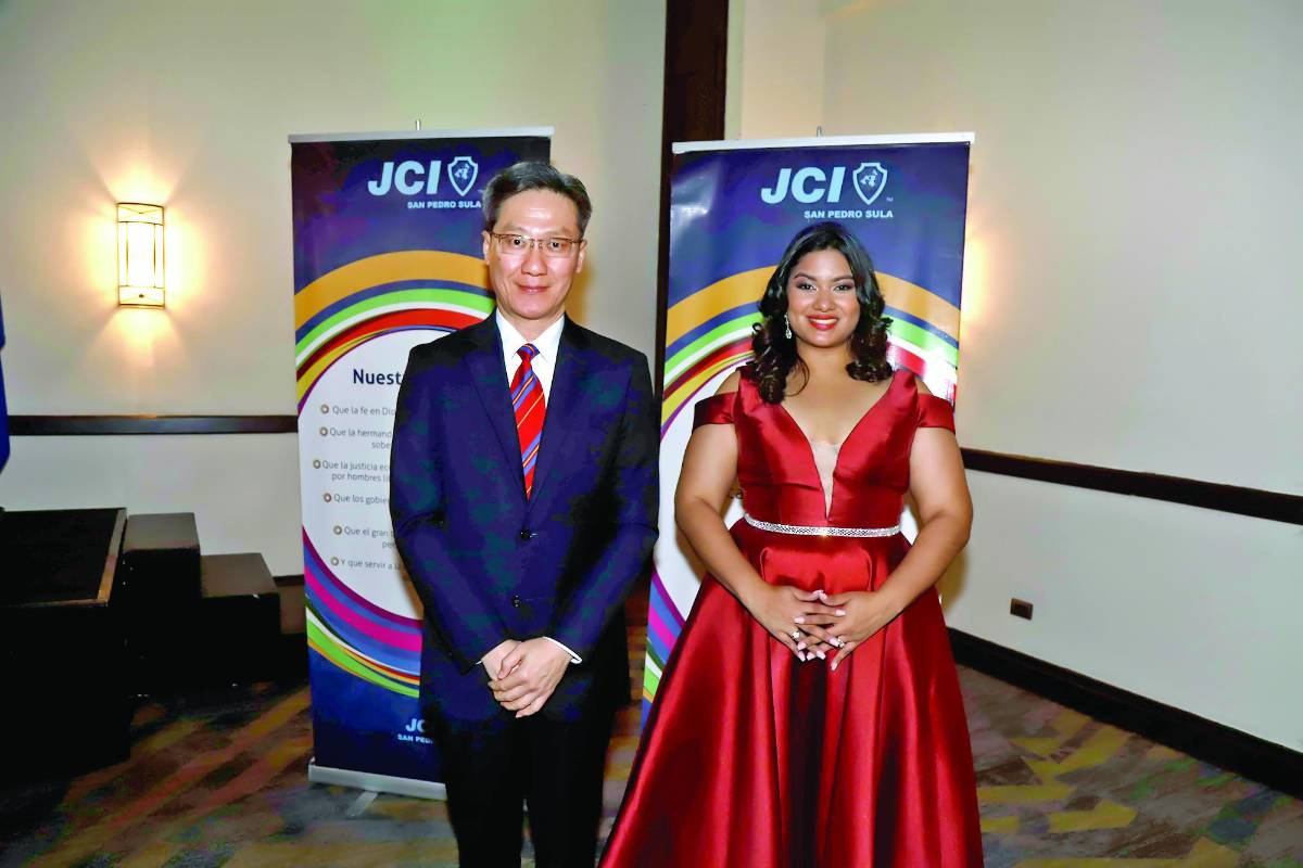 JCI juramenta a su nueva directiva