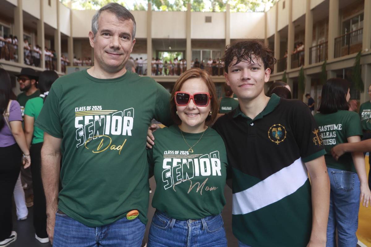 FOTOS: Seniors 2026 de la Franciscan School celebran su entrada triunfal
