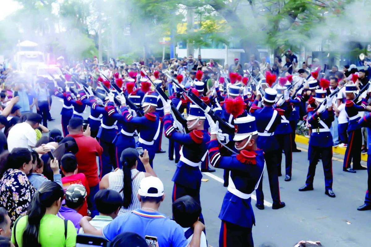 Sampedranos viven un vibrante cierre de feria, pese a la lluvia