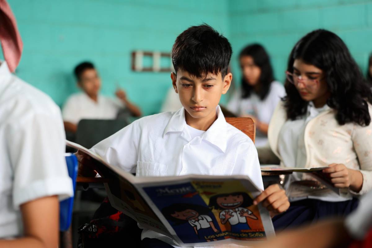 Con entusiasmo reciben visita de Mente Sana en el instituto José Castro López