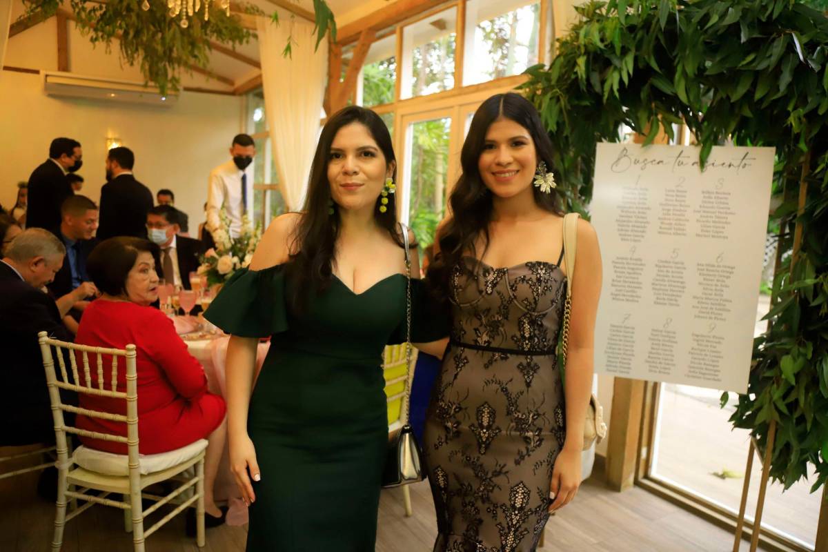 Fernando y Danna llegan al altar para unirse en matrimonio