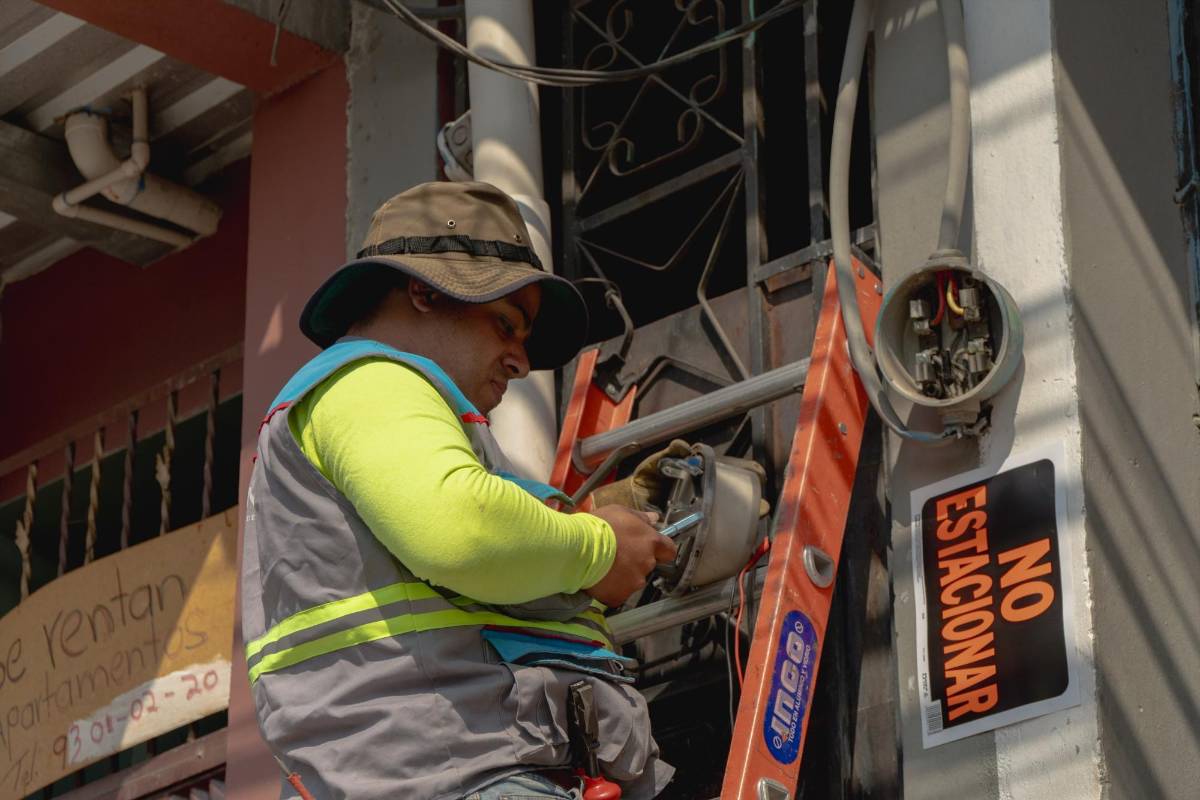 Con más de 1,800 empleados, el PNRP no logra reducir las pérdidas