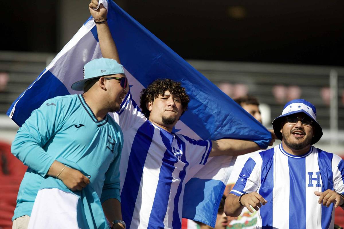 La Megan Fox catracha cautiva y lindas chicas en México vs Honduras