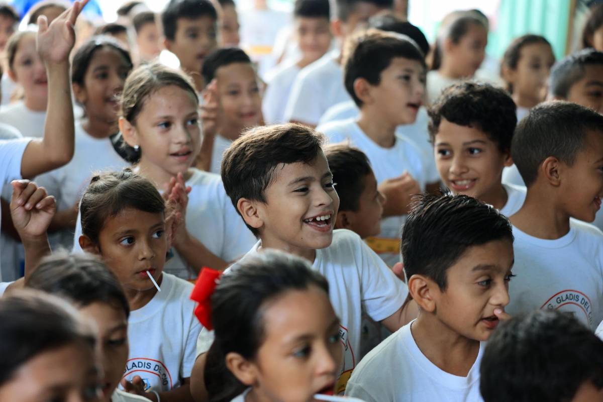 Escolares de la Flor de Cuba reciben taller sobre el bullying