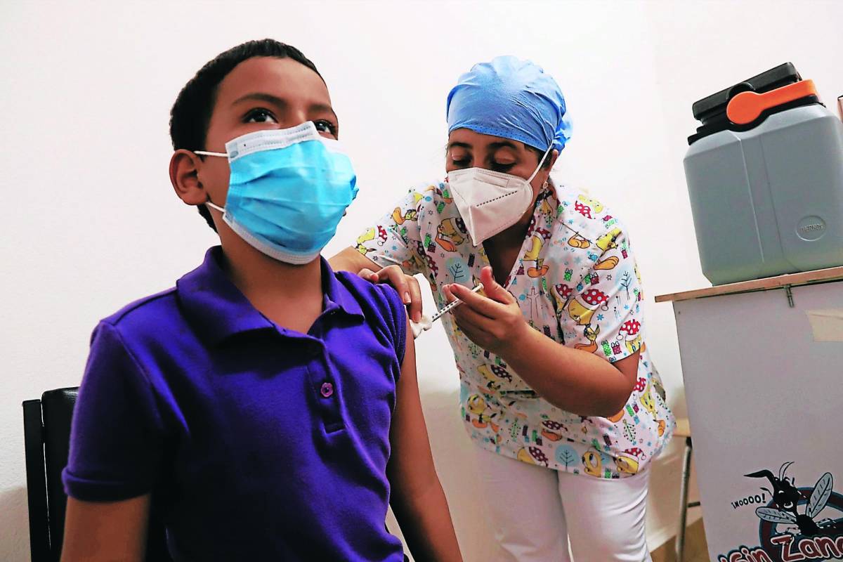 Enfermos crónicos de 12 a 39 años recibirán cuarta dosis