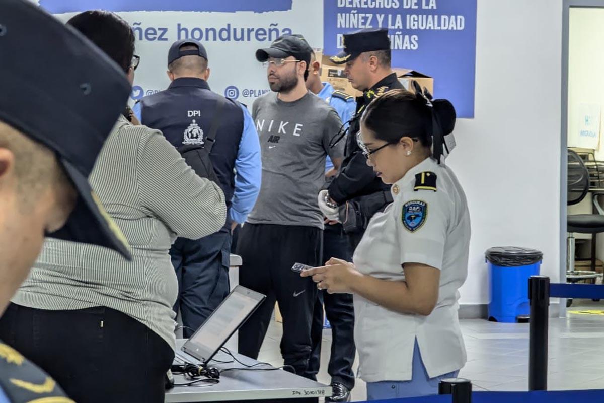 Estadounidense Gilbert Reyes ya está en Honduras