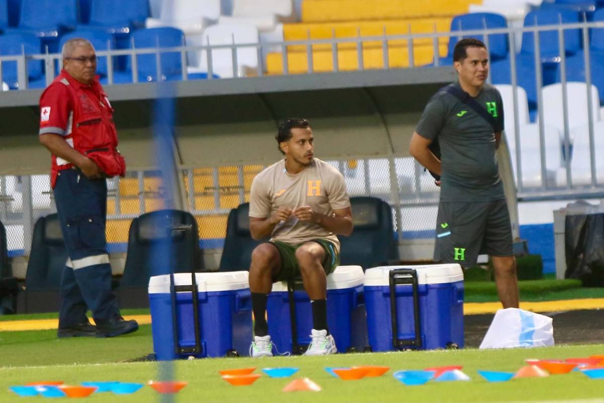 Honduras con visita especial y la triste foto de Edwin en último entrenamiento