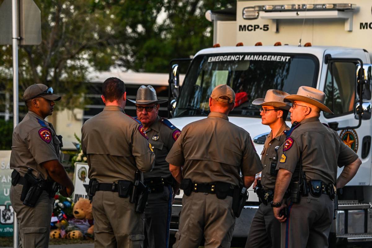 El Gobierno de EEUU investigará la respuesta policial al tiroteo de Texas
