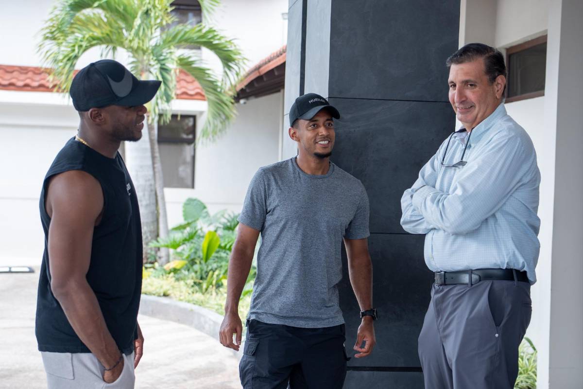 Honduras con visita especial y la triste foto de Edwin en último entrenamiento