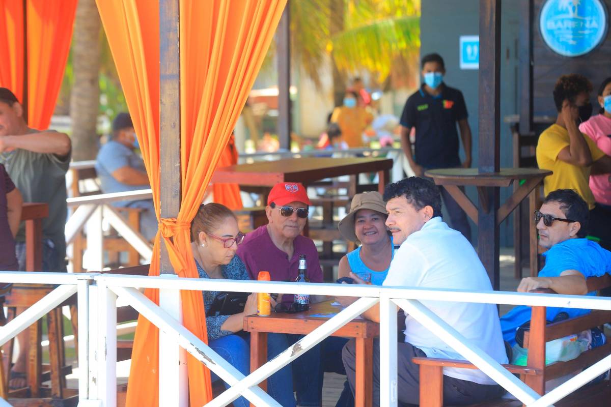 Con “burbujas familiares” evitarán covid en el feriadón