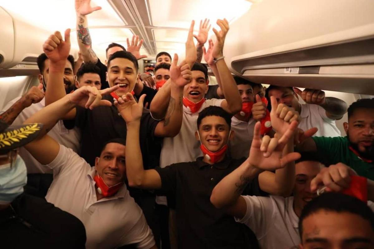 Bukele entrega a venezolanos encarcelados a cambio de rehenes estadounidenses