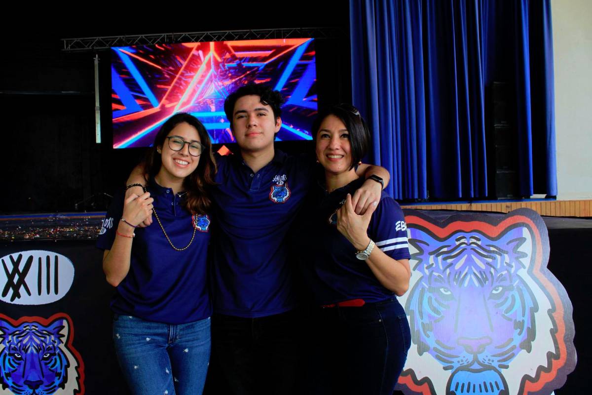 Seniors Entrance 2023 de la Episcopal School