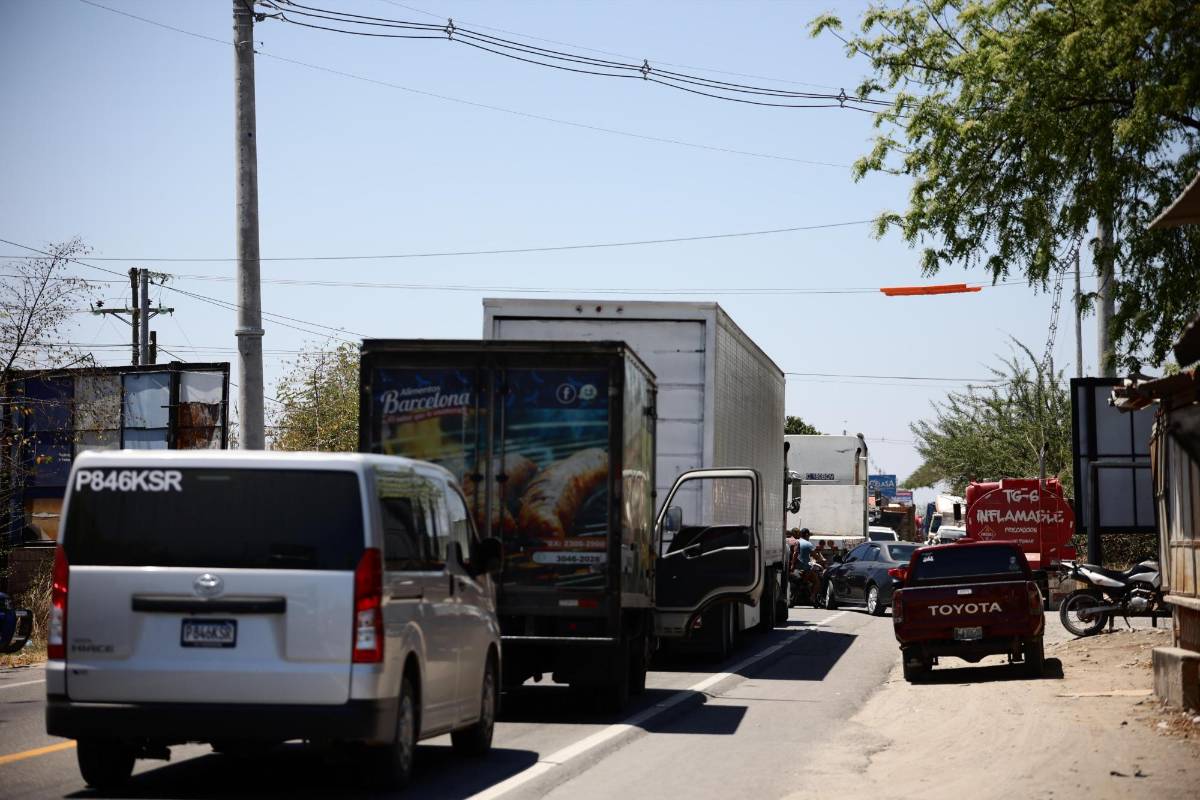 Caos en Guatemala por bloqueos en carreteras en protestas