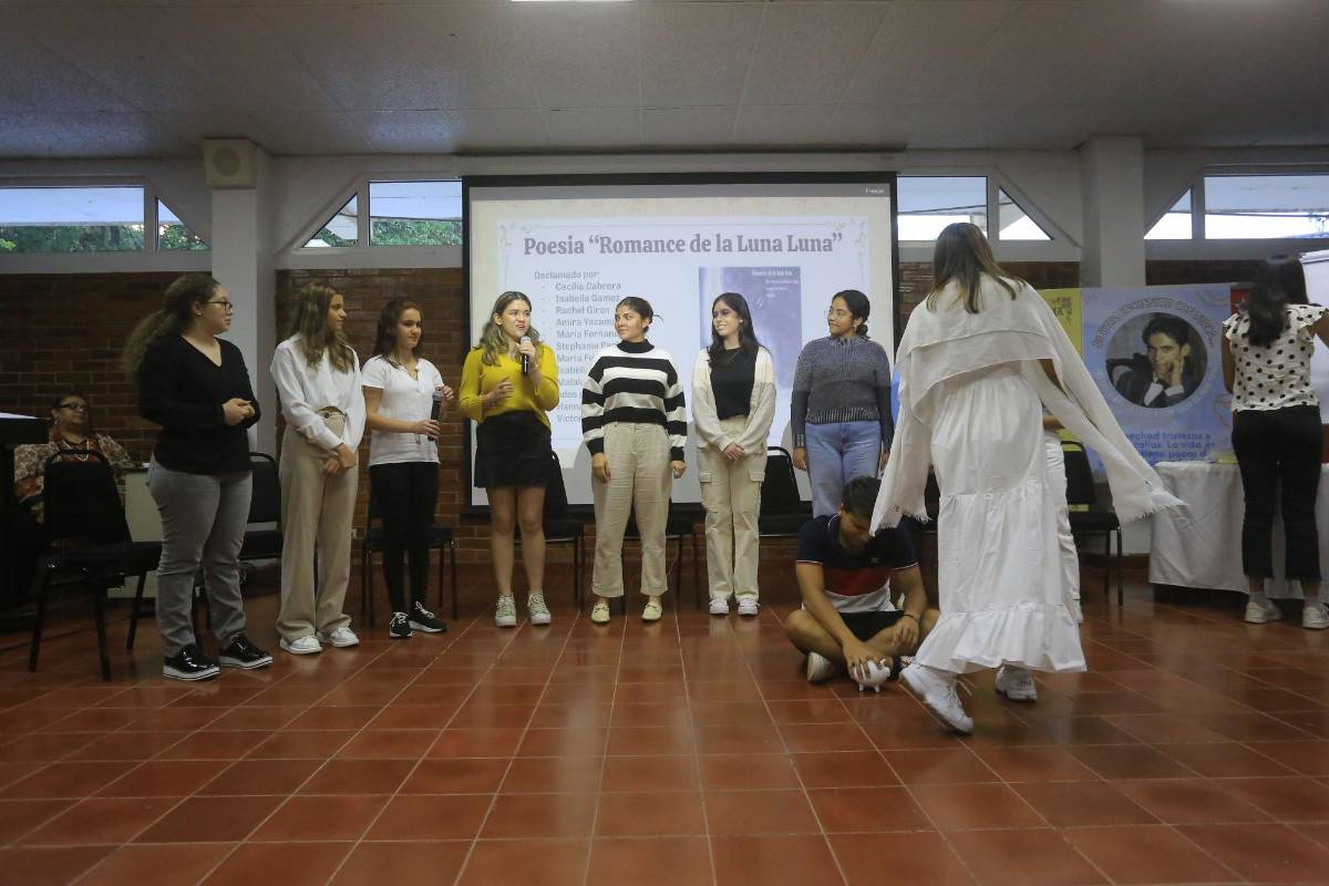 Fusión de artes en actividad curricular de la Escuela Internacional Sampedrana