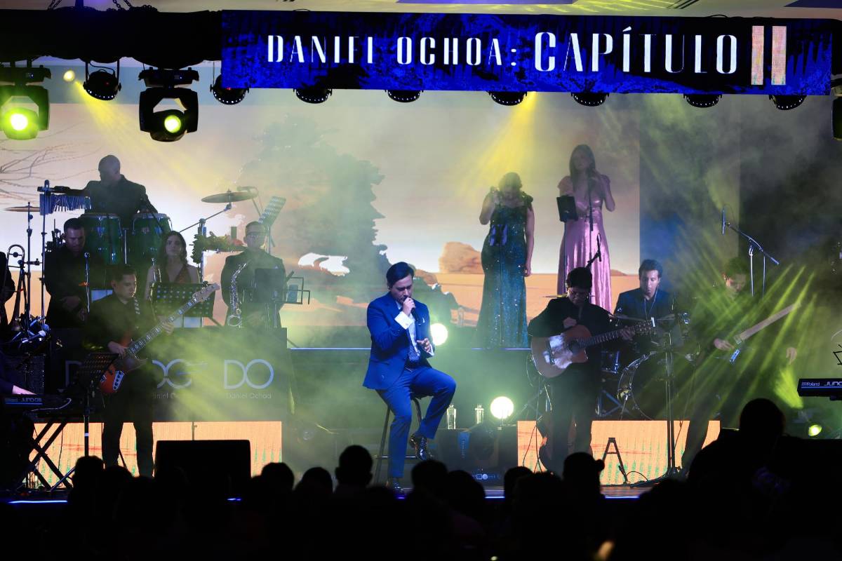 ¡Espectacular concierto! Un viaje al pasado con Daniel Ochoa
