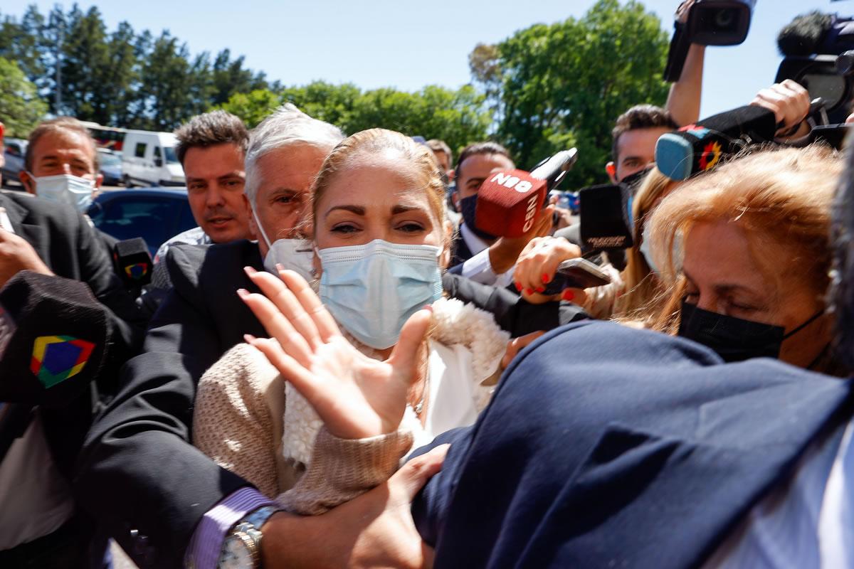 La cubana Mavys Álvarez llegando a declarar ante la justicia en Buenos Aires.