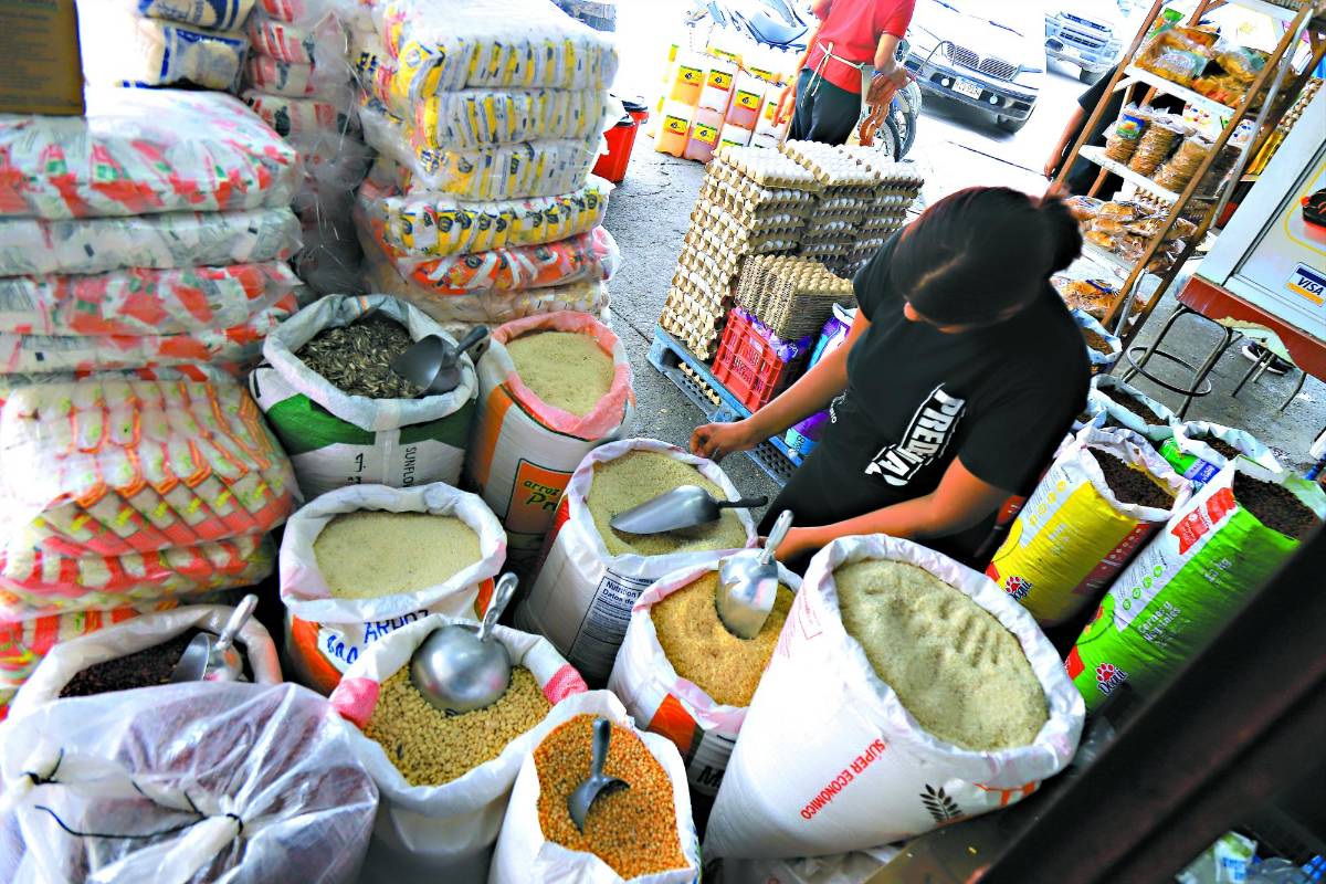Canasta básica alimenticia sube a 12,439 lempiras al mes de agosto