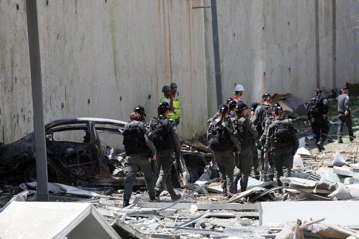 Las imágenes del ataque de Irán a uno de los principales hospitales de Israel