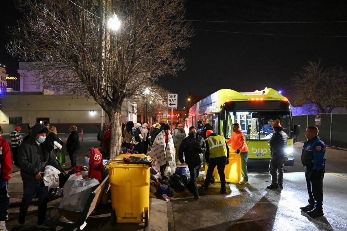 Nueva York restringe llegada de nuevos autobuses con migrantes