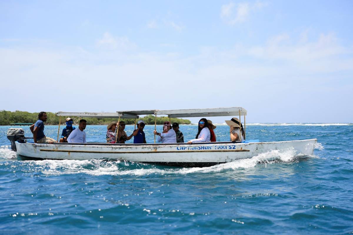 Hotel Media Luna: un lugar que cautiva con su belleza en las playas de Roatán