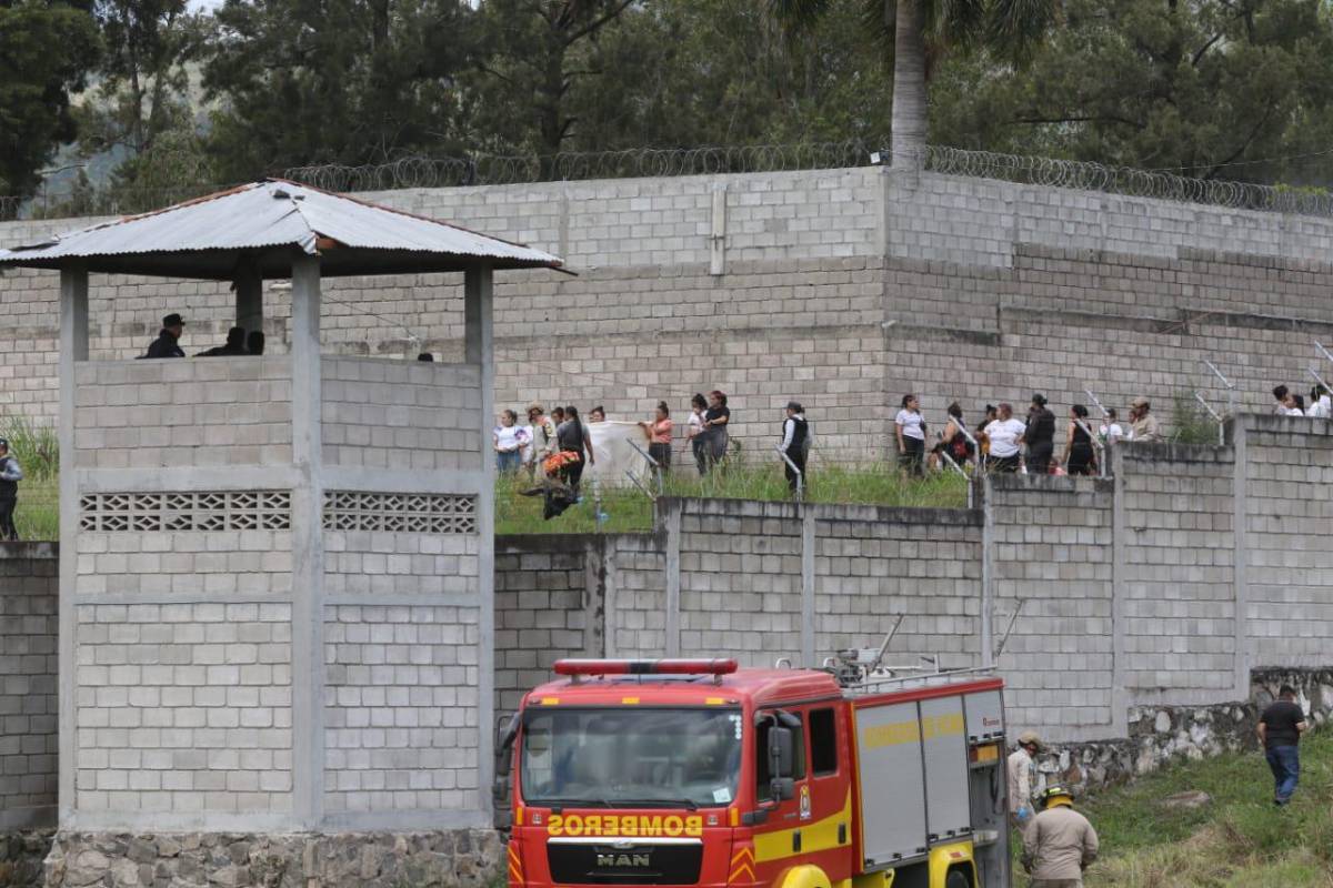 Julissa Villanueva: “No vamos a tolerar actos vandálicos en esta cárcel”.