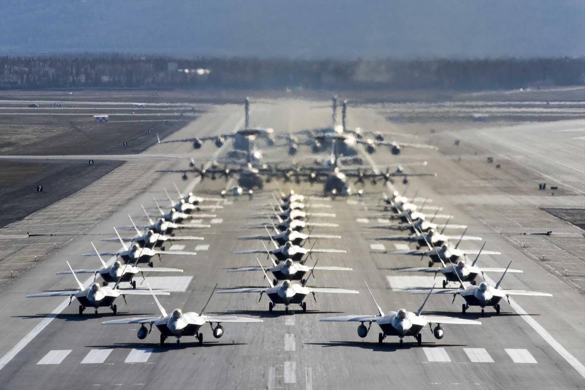 Así es la base militar que será el escenario de la cumbre Trump-Putin en Alaska