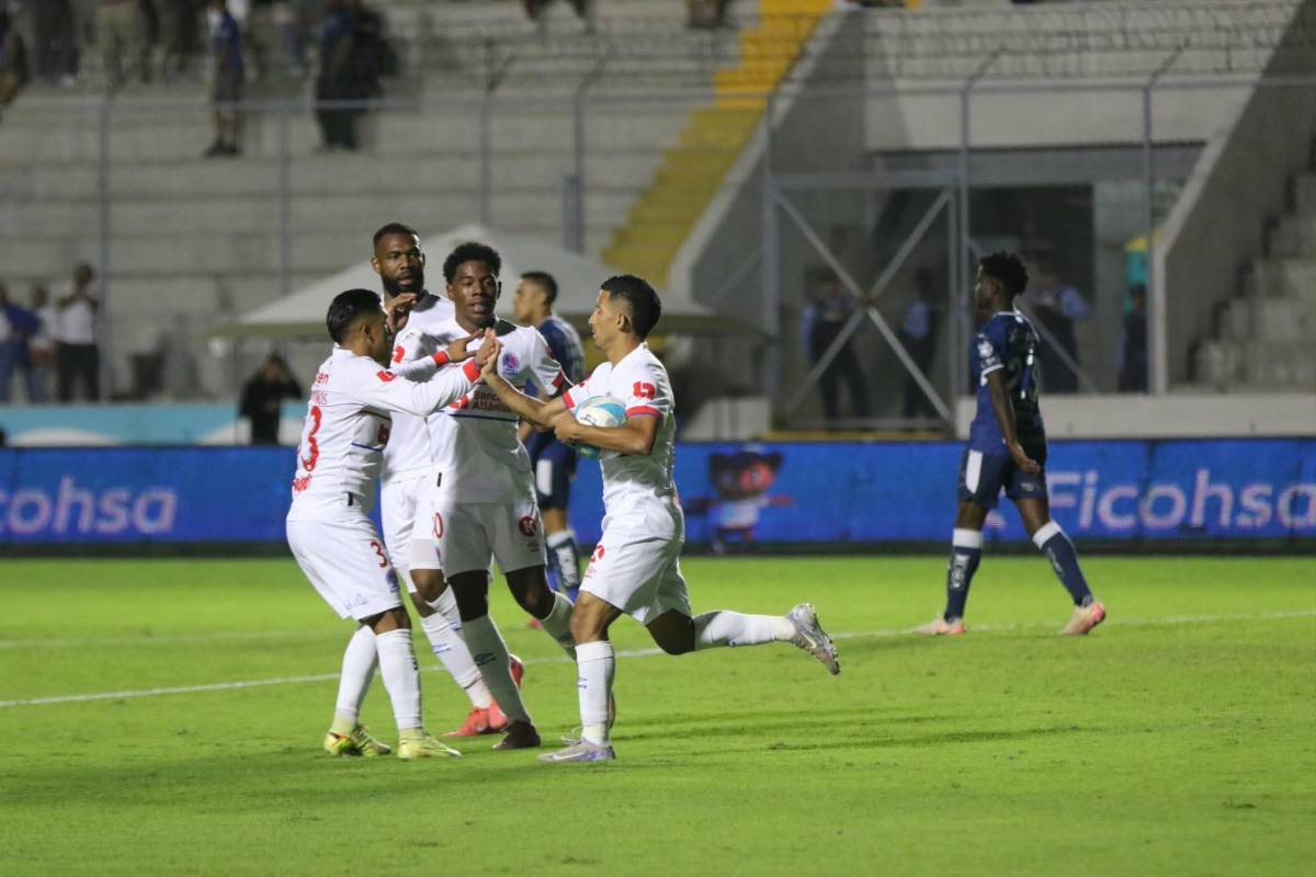 Maldad de Motagua al Olimpia, burla, legionario sorprende y periodista enamora