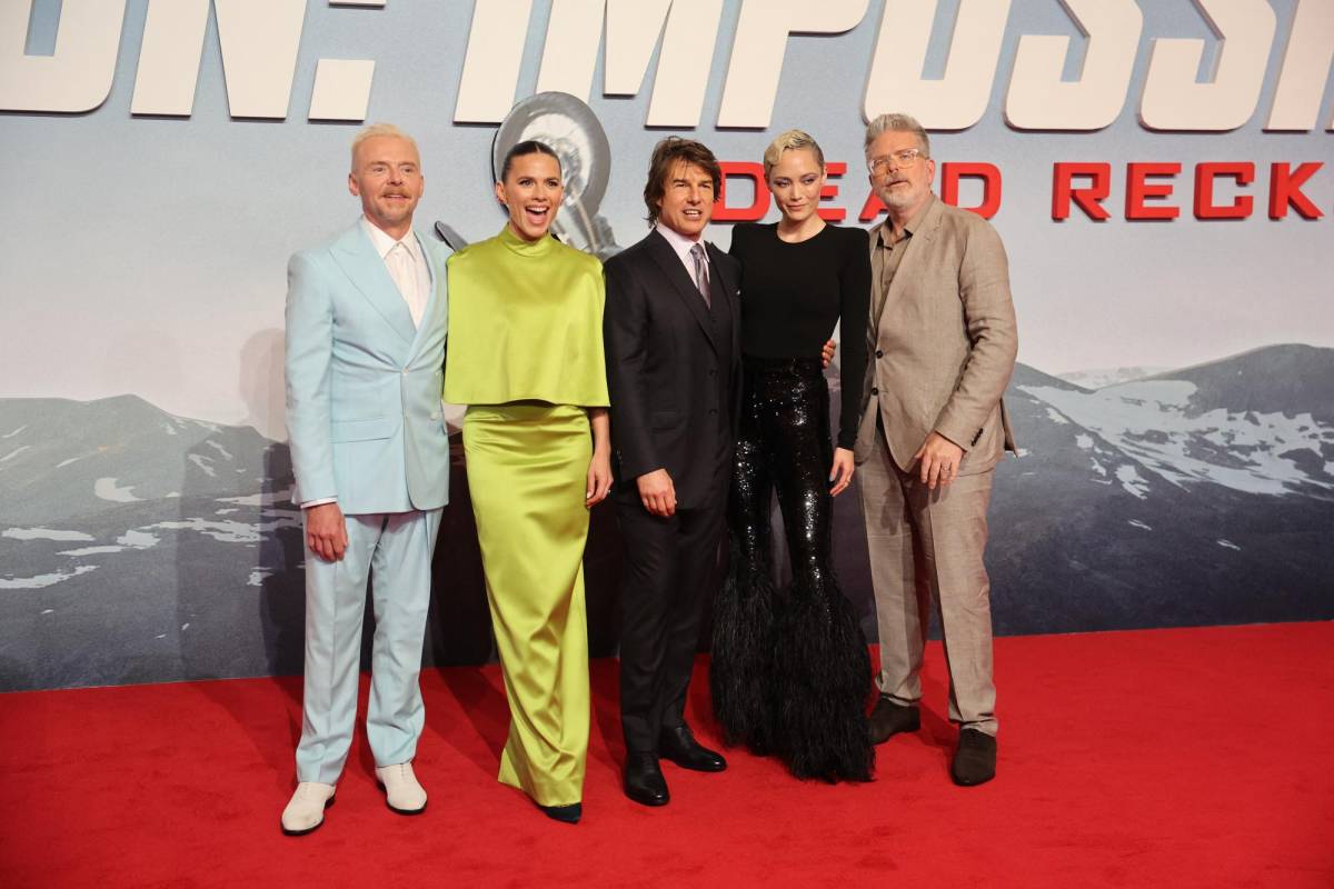 Los actores Simon Pegg, Hayley Atwell, Tom Cruise, Pom Klementieff y el director Christopher McQuarrie asistieron a la premier de Mission: Impossible – Dead Reckoning Part One in Abu Dhabi el lunes.