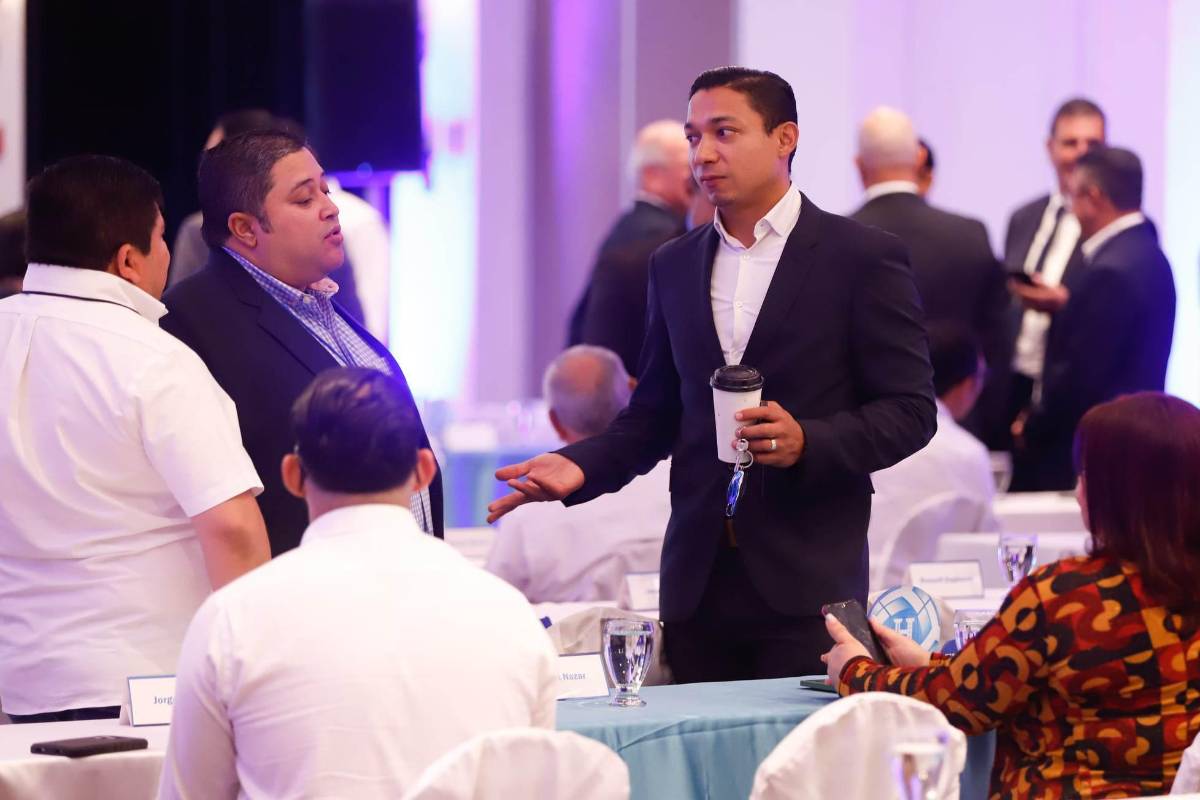 Emilio Izaguirre, director deportivo de Motagua, también estuvo presente en el evento.