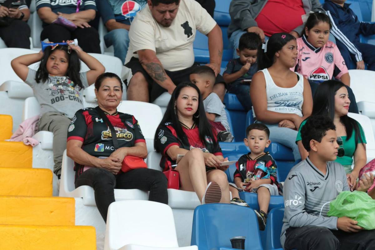 Motagua festeja, bellezas en el Nacional y tormenta eléctrica amenazó el UPN-Marathón