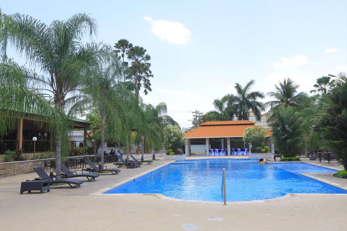 San Pedro Sula cuenta con más de 140 hoteles, más de 25 con piscina, como el hotel Copantl. Foto: Franklin Muñoz.