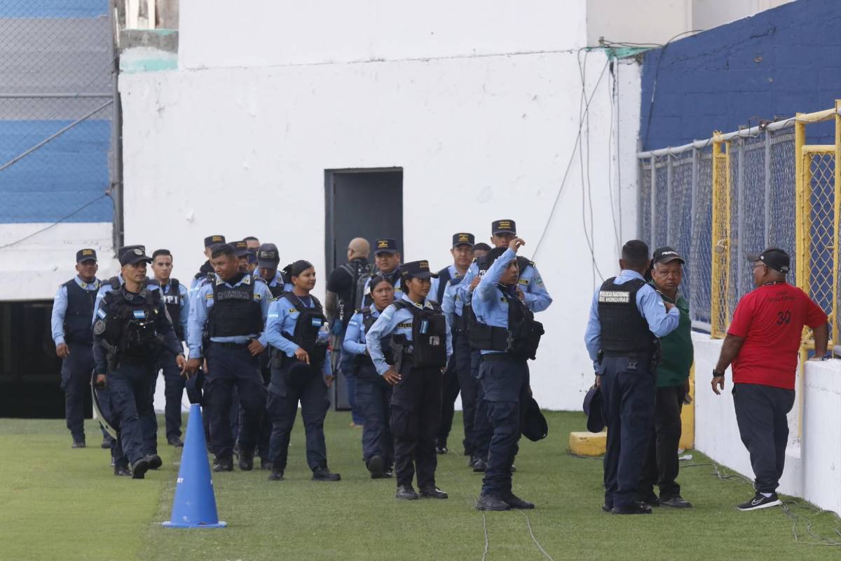 Las chicas del Real España vs Olimpia: bellezas roban suspiros en el clásico