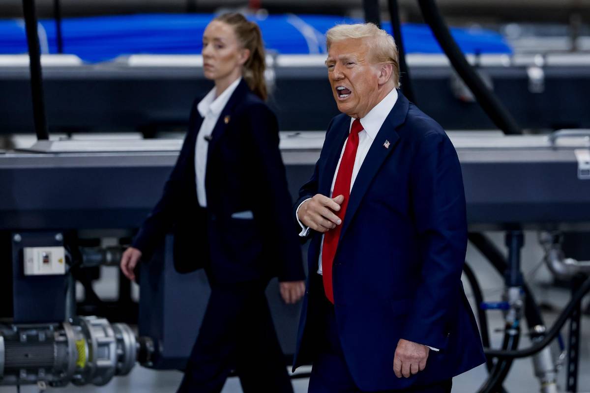 Evangélicos hispanos apoyan mayoritariamente a Trump, según encuesta