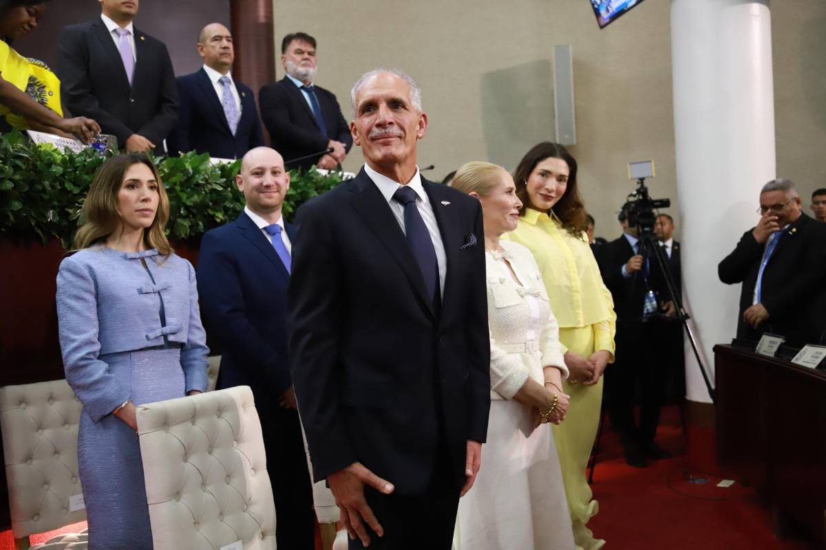 Así lució Lissette Del Cid, primera dama de Honduras, en la toma de posesión