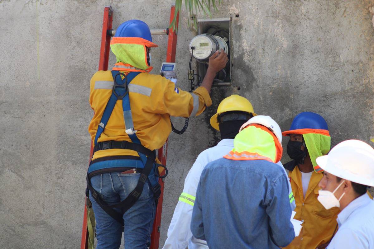 Hasta 15 años de cárcel recibirían hurtadores de energía en Honduras