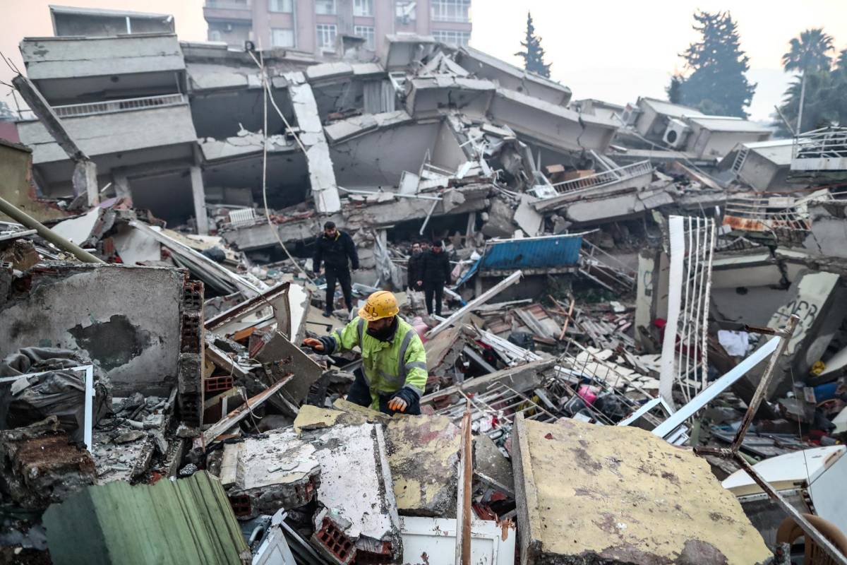 Suben a 9,200 los muertos en Turquía y Siria por terremoto