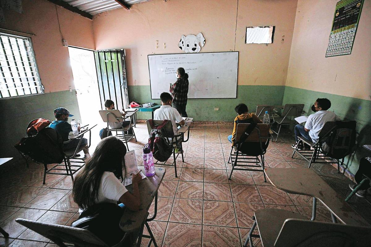 Padres rechazan nueva Ley de Educación Integral
