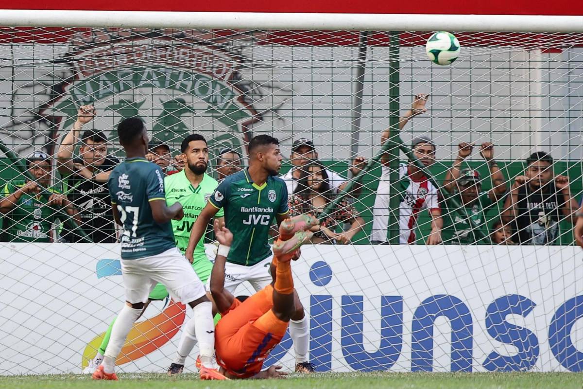 La chilena de Jairo Róchez le dio el empate a la UPN ante Marathón.