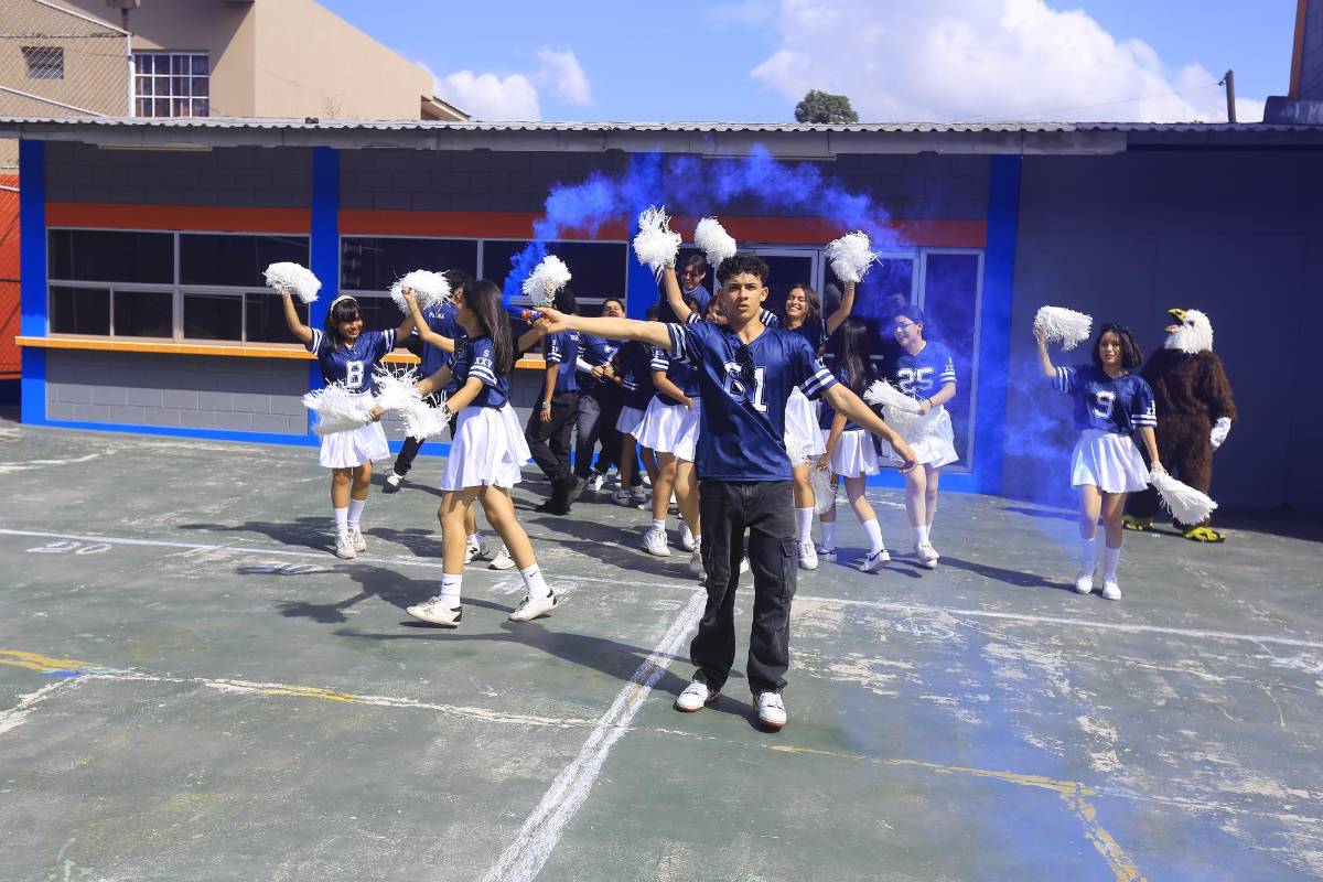 Así fue la “Senior entrance” 2025 de la Genesis Bilingual School and Institute